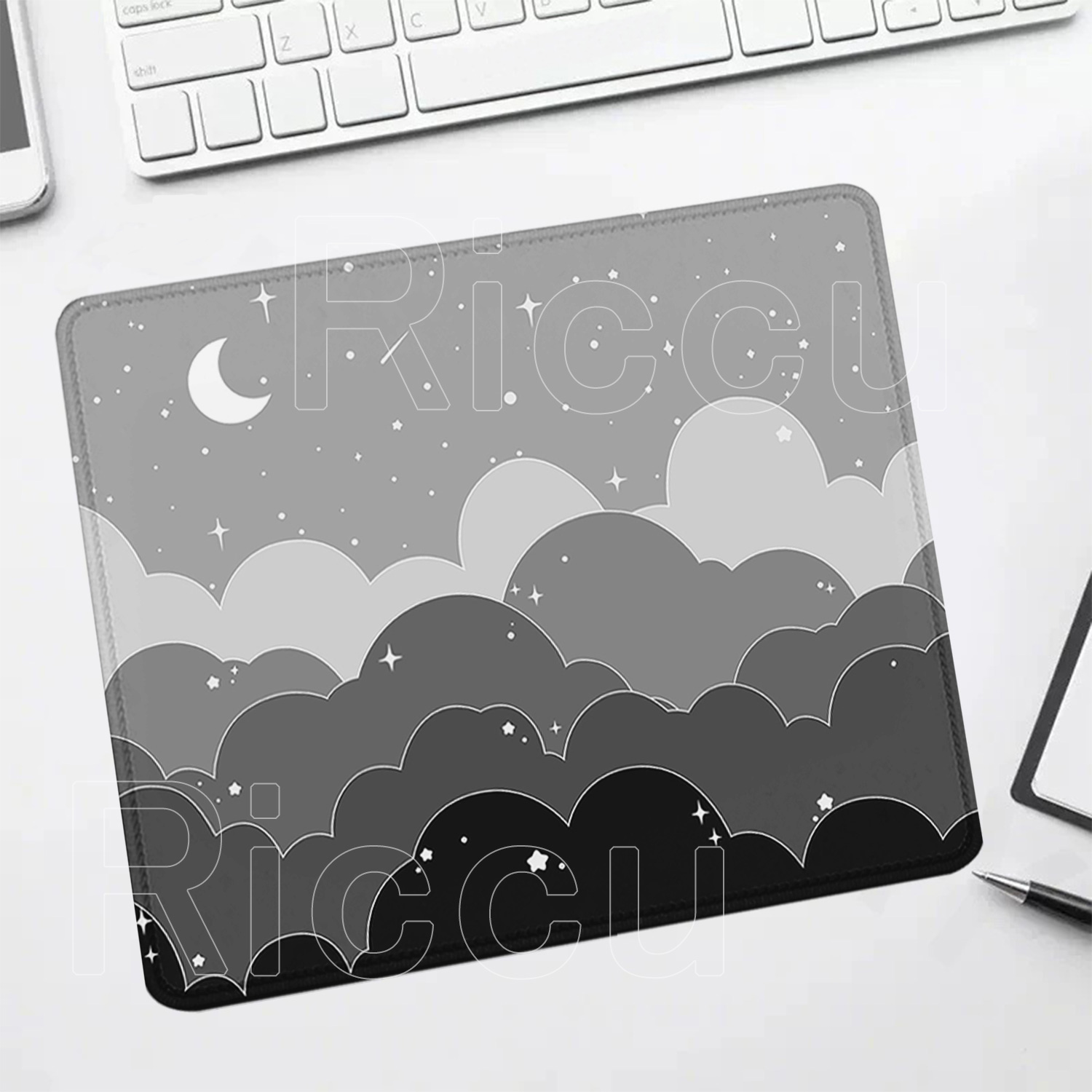 black and white Clouds moon sm - Pc Gaming Cloud Free recension och pris